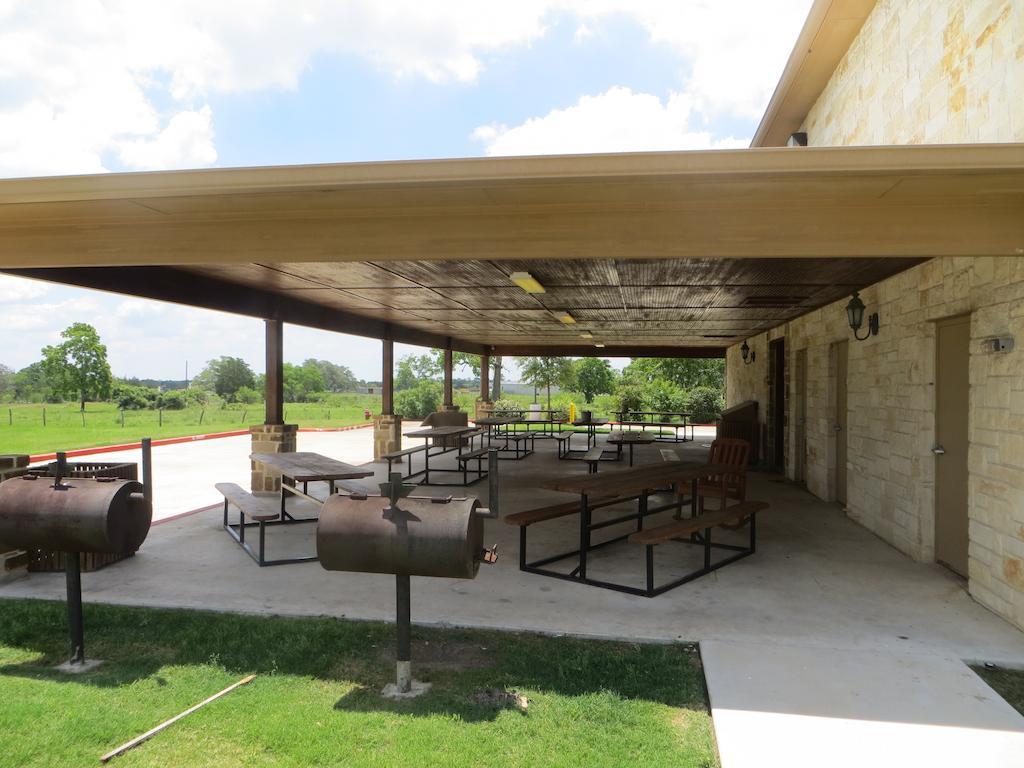 Hotel Texas Hallettsville Εξωτερικό φωτογραφία