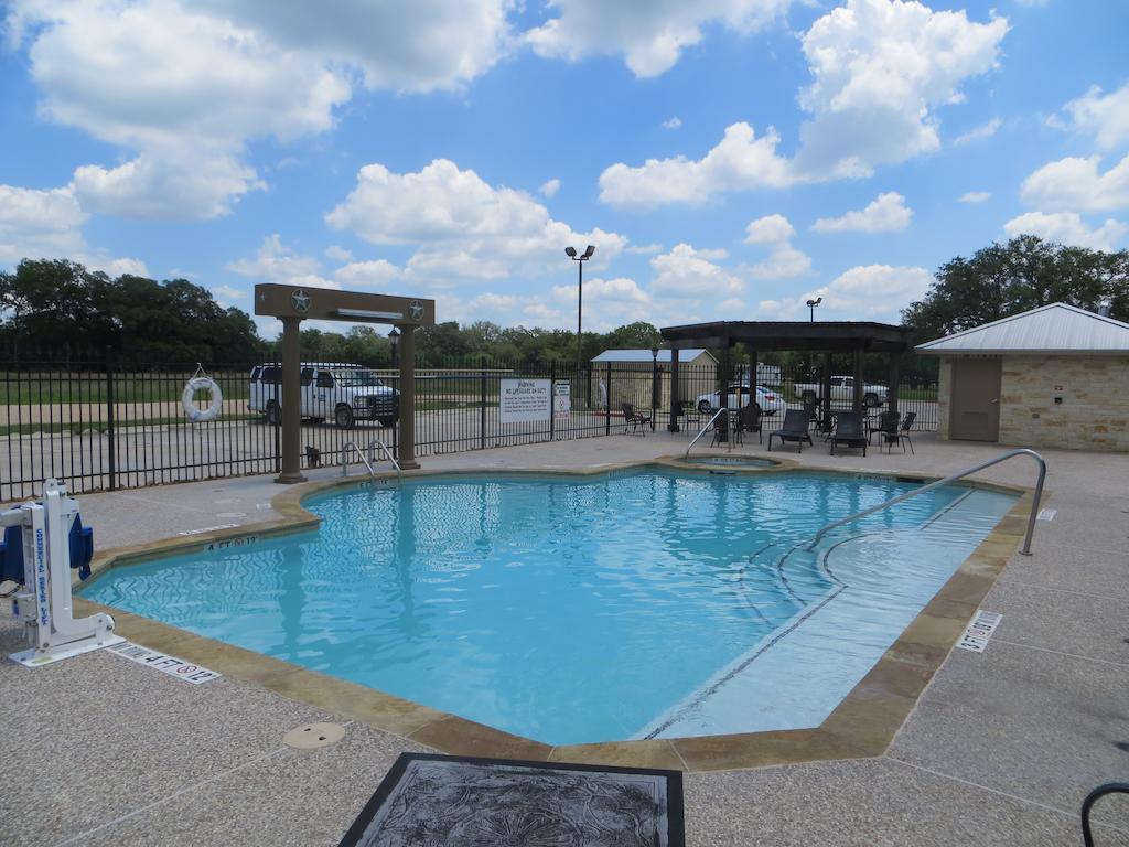 Hotel Texas Hallettsville Εξωτερικό φωτογραφία